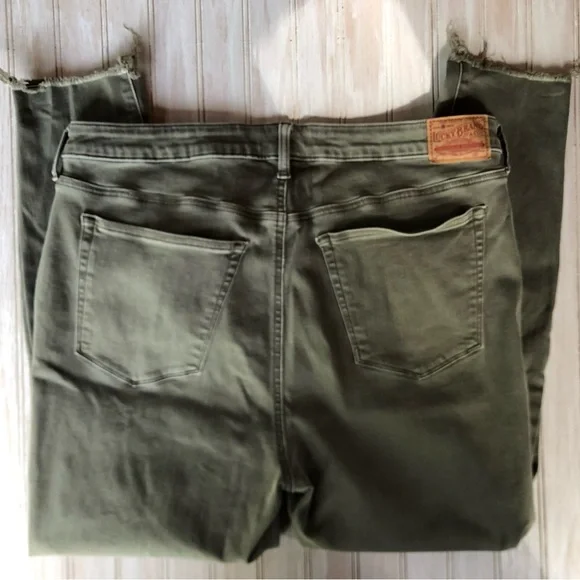 Lucky Brand Faded Green Cropped Jeans Size 18W - Picture 4 of 8